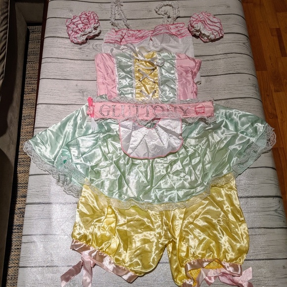 Gluttony Halloween Costume - Picture 7 of 8